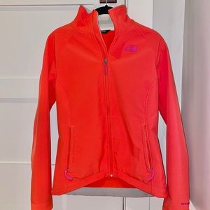 The North Face Women’s Apex Risor Softshell Jacket